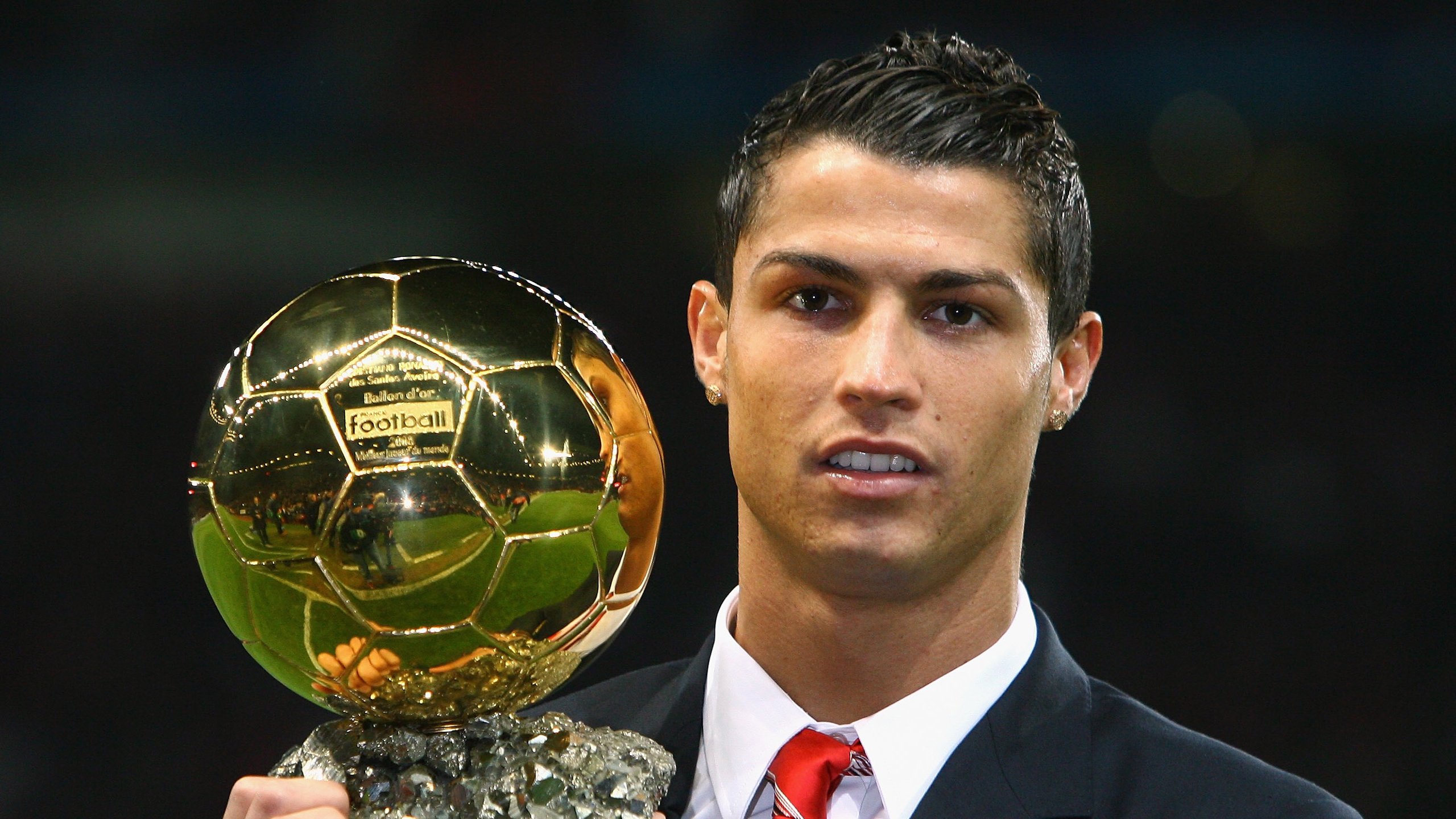 爱游戏官方-西甲突破极限：攻防转换带来极致精彩，西甲升级